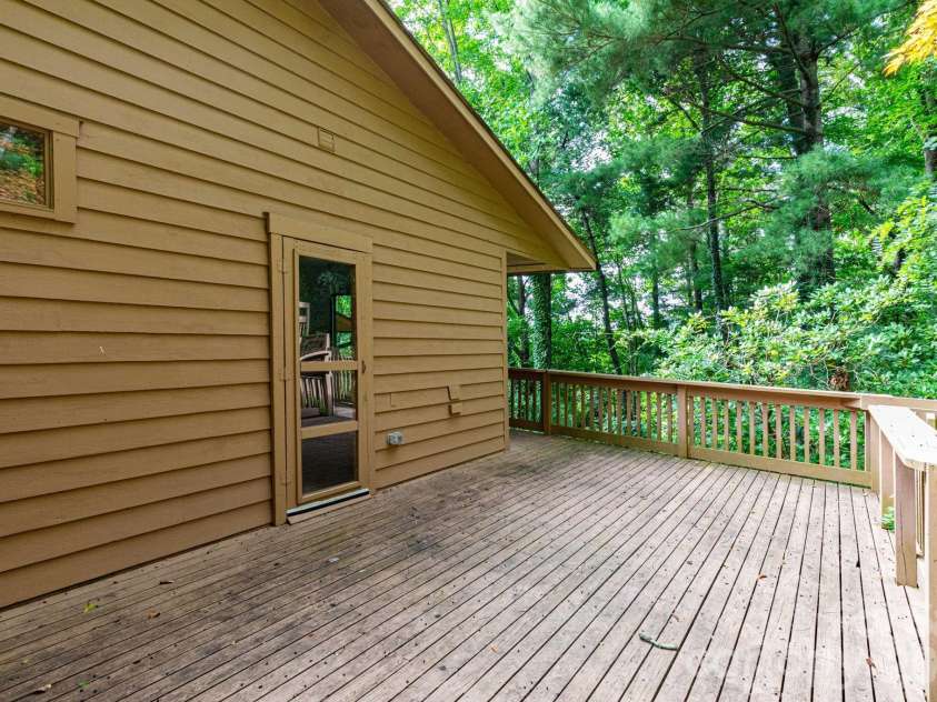 404 Buck Cove Terrace, Asheville, NC 28805.  MLS# CAR4418908, YatesRealty ID 47641. 