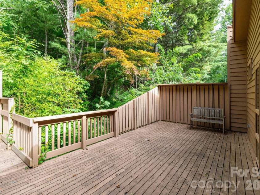 404 Buck Cove Terrace, Asheville, NC 28805.  MLS# CAR4418908, YatesRealty ID 47641. 