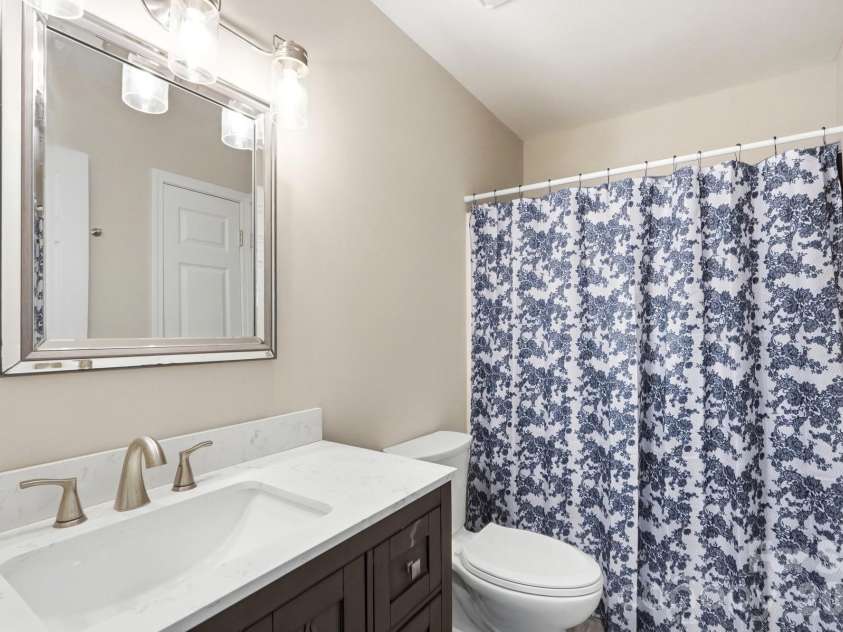 117 Sterling Terrace, Mooresville, NC 28115.  MLS# CAR4417920, YatesRealty ID 47643. Primary Suite Bathroom