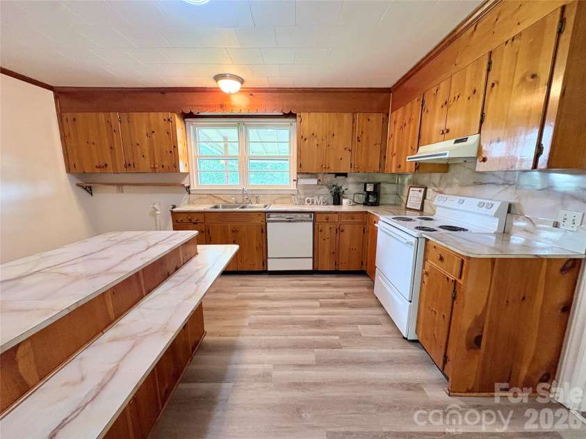 30 Cypress Road, Marion, NC 28752.  MLS# CAR4415615, YatesRealty ID 47647. Kitchen