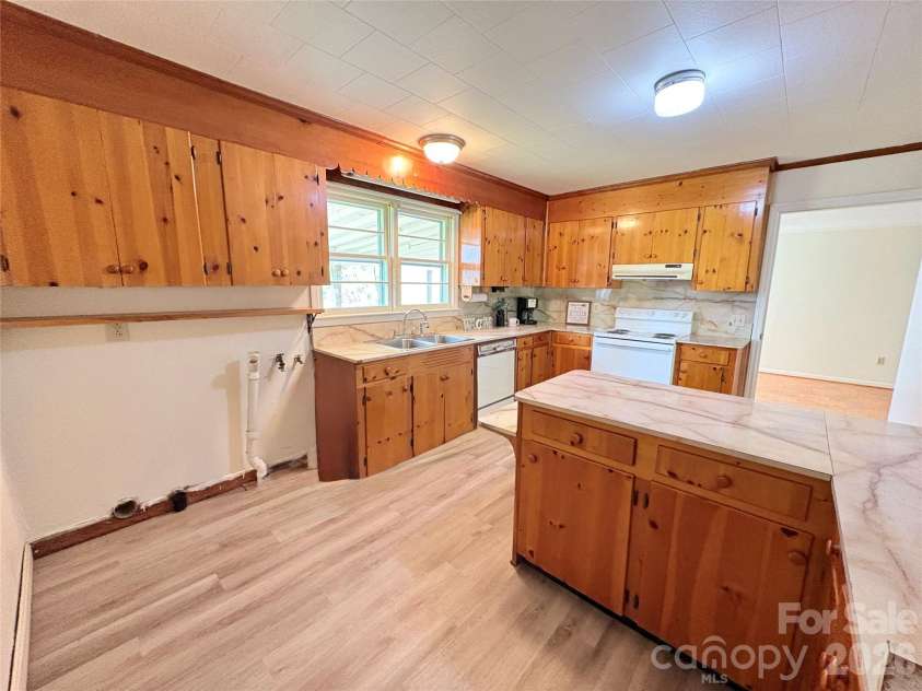 30 Cypress Road, Marion, NC 28752.  MLS# CAR4415615, YatesRealty ID 47647. Kitchen