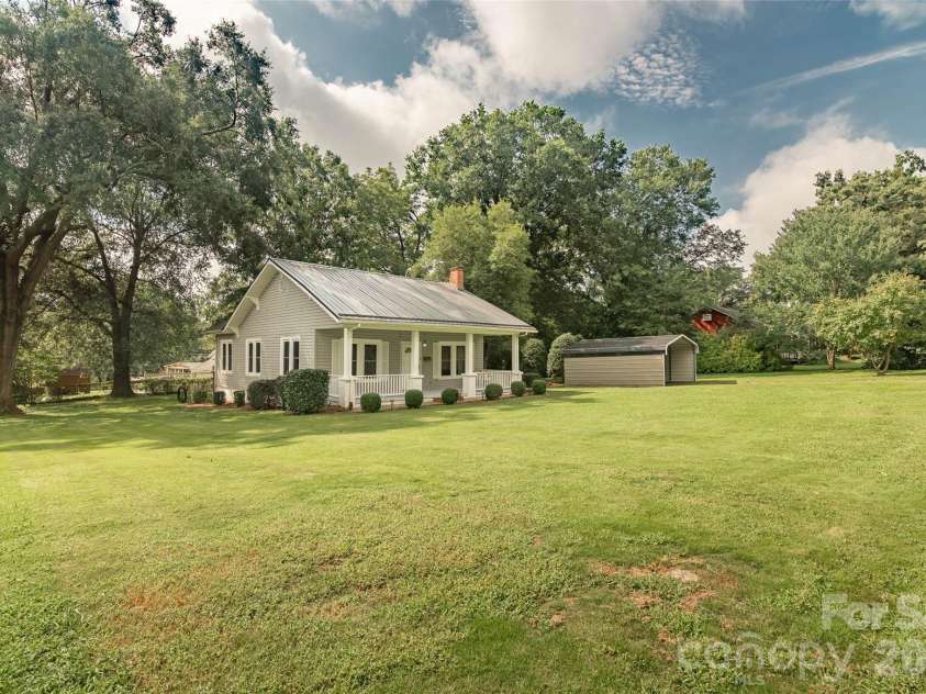 141 Edwards Street, Rutherfordton, NC 28139.  MLS# CAR4419457, YatesRealty ID 47648. 