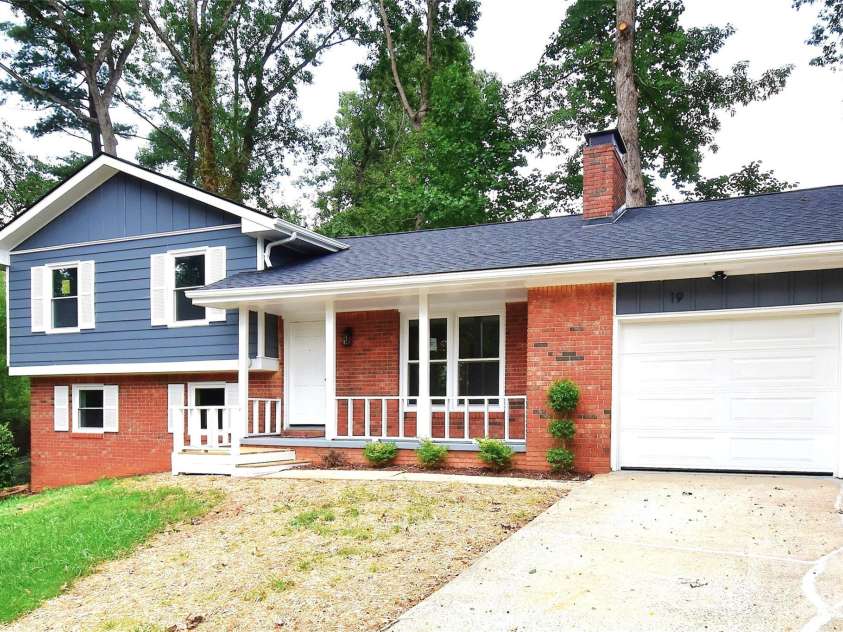 19 Ridge Place, Arden, NC 28704.  MLS# CAR4418329, YatesRealty ID 47649. 