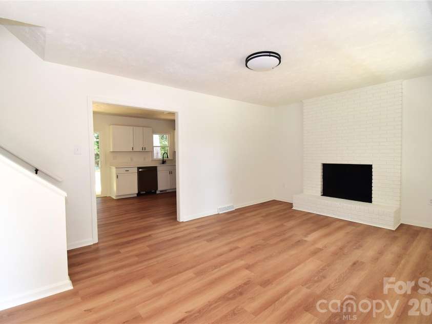 19 Ridge Place, Arden, NC 28704.  MLS# CAR4418329, YatesRealty ID 47649. 