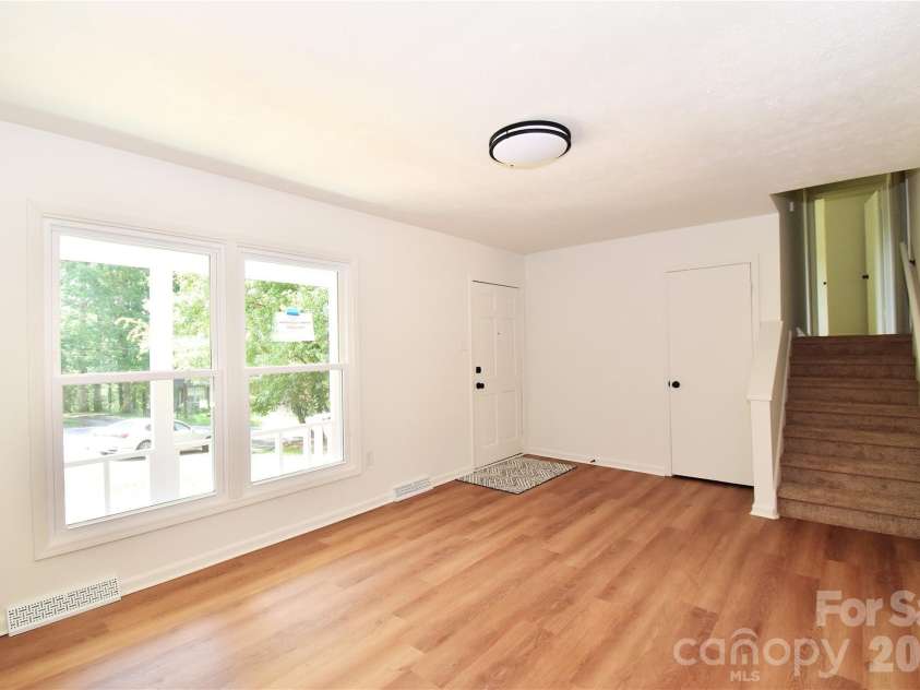19 Ridge Place, Arden, NC 28704.  MLS# CAR4418329, YatesRealty ID 47649. 