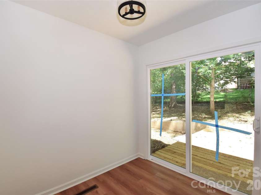 19 Ridge Place, Arden, NC 28704.  MLS# CAR4418329, YatesRealty ID 47649. 