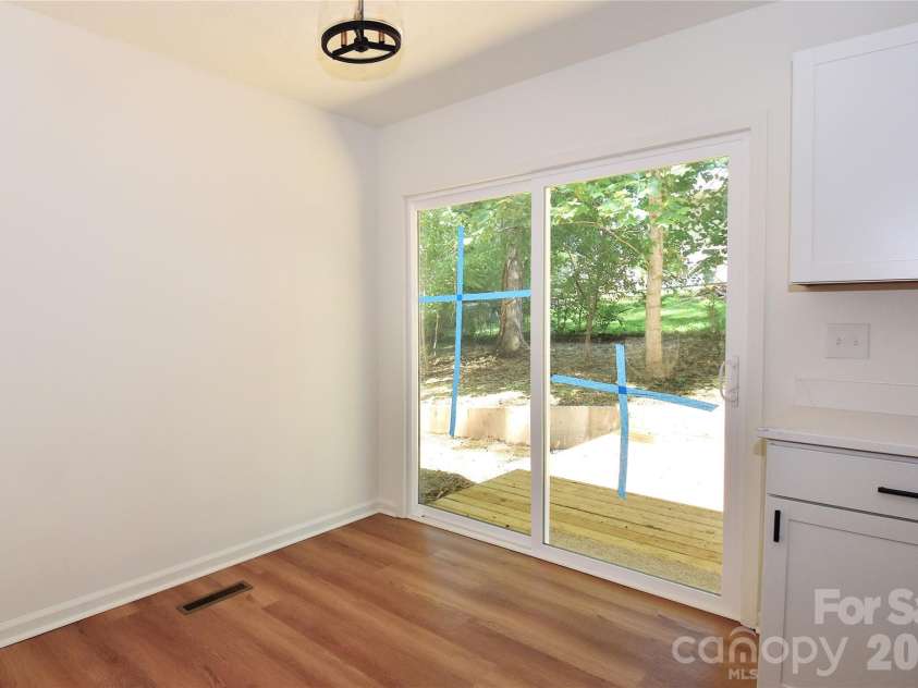 19 Ridge Place, Arden, NC 28704.  MLS# CAR4418329, YatesRealty ID 47649. 