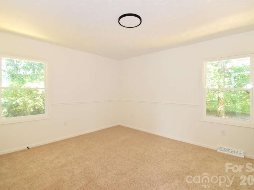 19 Ridge Place, Arden, NC 28704.  MLS# CAR4418329, YatesRealty ID 47649. 