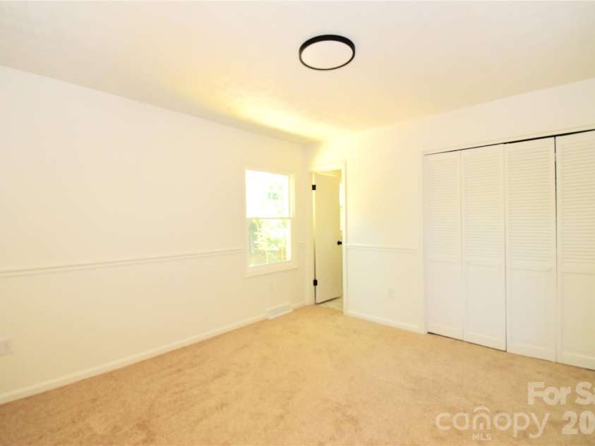 19 Ridge Place, Arden, NC 28704.  MLS# CAR4418329, YatesRealty ID 47649. 