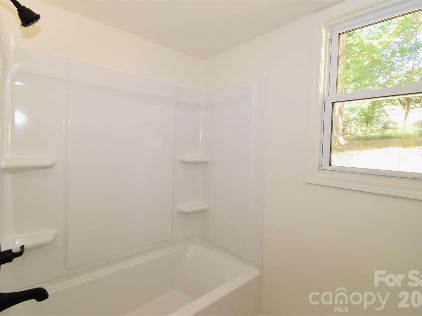 19 Ridge Place, Arden, NC 28704.  MLS# CAR4418329, YatesRealty ID 47649. 