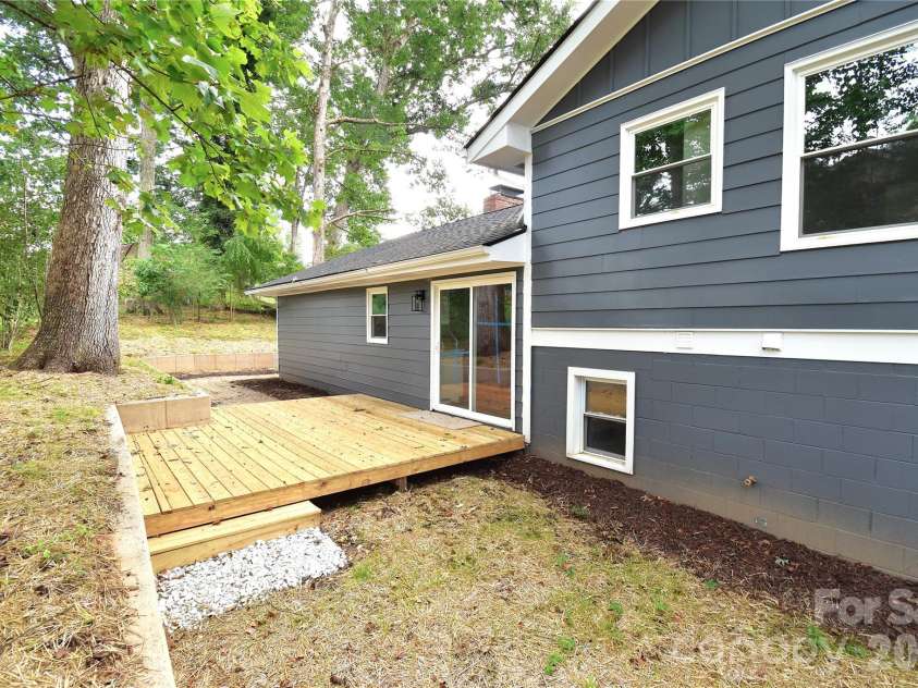 19 Ridge Place, Arden, NC 28704.  MLS# CAR4418329, YatesRealty ID 47649. 