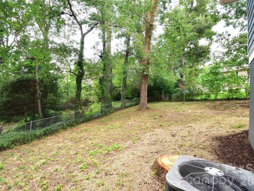 19 Ridge Place, Arden, NC 28704.  MLS# CAR4418329, YatesRealty ID 47649. 