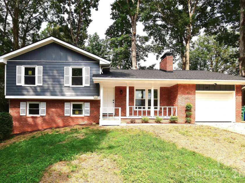 19 Ridge Place, Arden, NC 28704.  MLS# CAR4418329, YatesRealty ID 47649. 