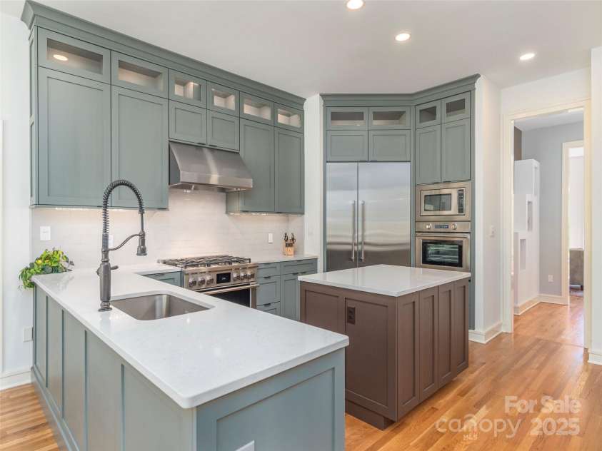 341 Racquet Club Road, Asheville, NC 28803.  MLS# CAR4254821, YatesRealty ID 4765. 