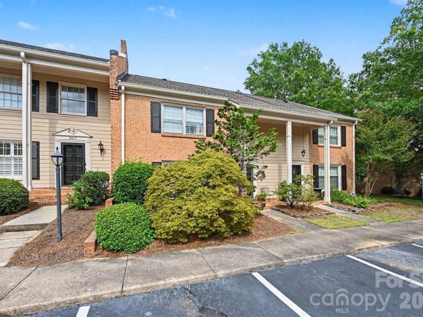 6869 Dumbarton Drive, Charlotte, NC 28210.  MLS# CAR4416810, YatesRealty ID 47650. 