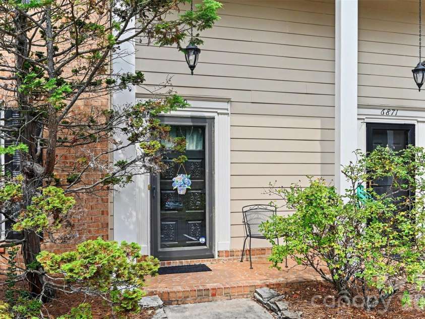 6869 Dumbarton Drive, Charlotte, NC 28210.  MLS# CAR4416810, YatesRealty ID 47650. 