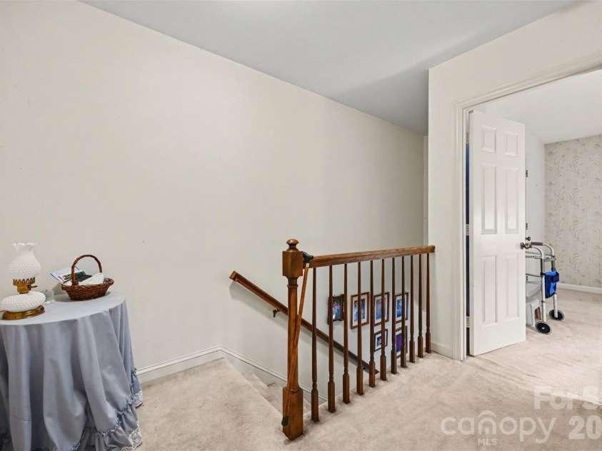 6869 Dumbarton Drive, Charlotte, NC 28210.  MLS# CAR4416810, YatesRealty ID 47650. 