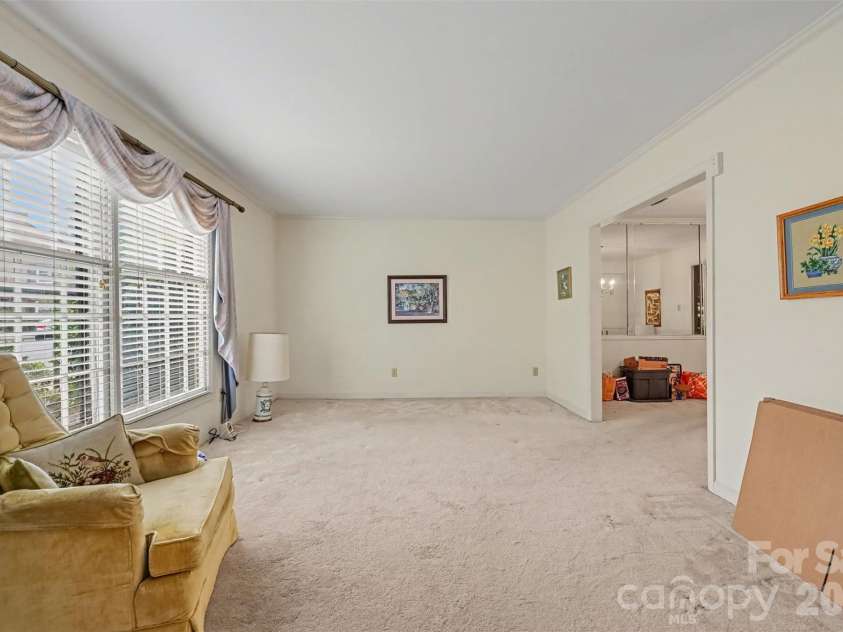 6869 Dumbarton Drive, Charlotte, NC 28210.  MLS# CAR4416810, YatesRealty ID 47650. 