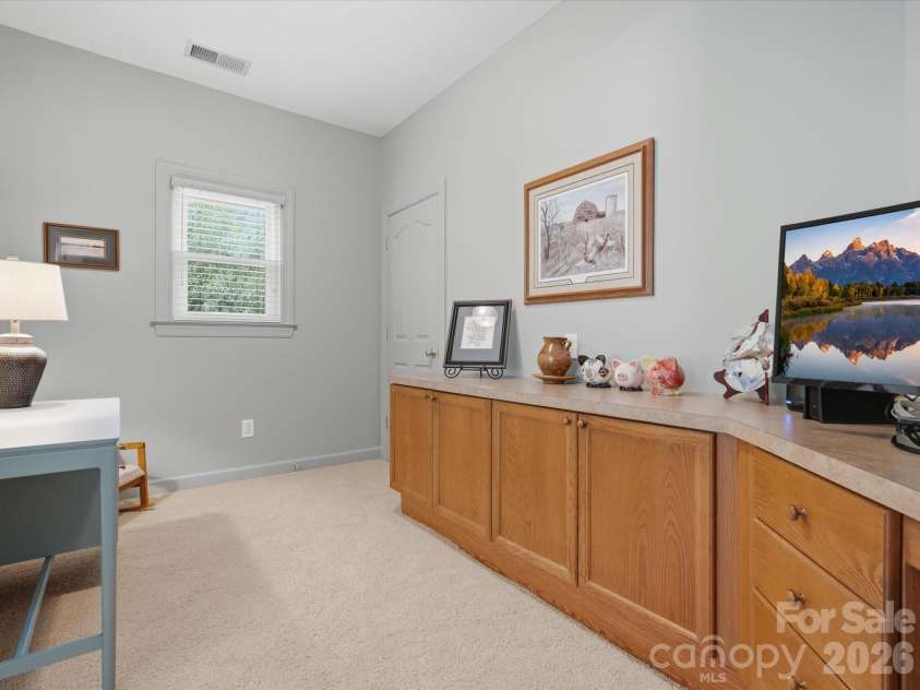 3427 Twelve Oaks Place, Charlotte, NC 28270.  MLS# CAR4418962, YatesRealty ID 47651. Upper level home office space
