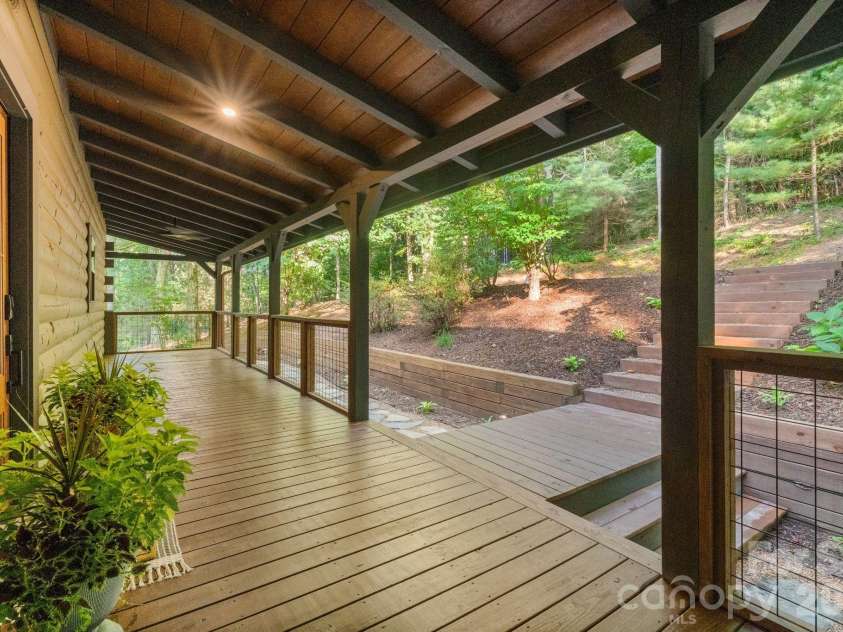 40 Boulder Lane, Hendersonville, NC 28792.  MLS# CAR4418960, YatesRealty ID 47652. 