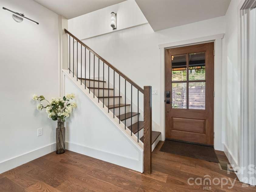 40 Boulder Lane, Hendersonville, NC 28792.  MLS# CAR4418960, YatesRealty ID 47652. 