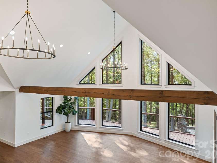40 Boulder Lane, Hendersonville, NC 28792.  MLS# CAR4418960, YatesRealty ID 47652. 