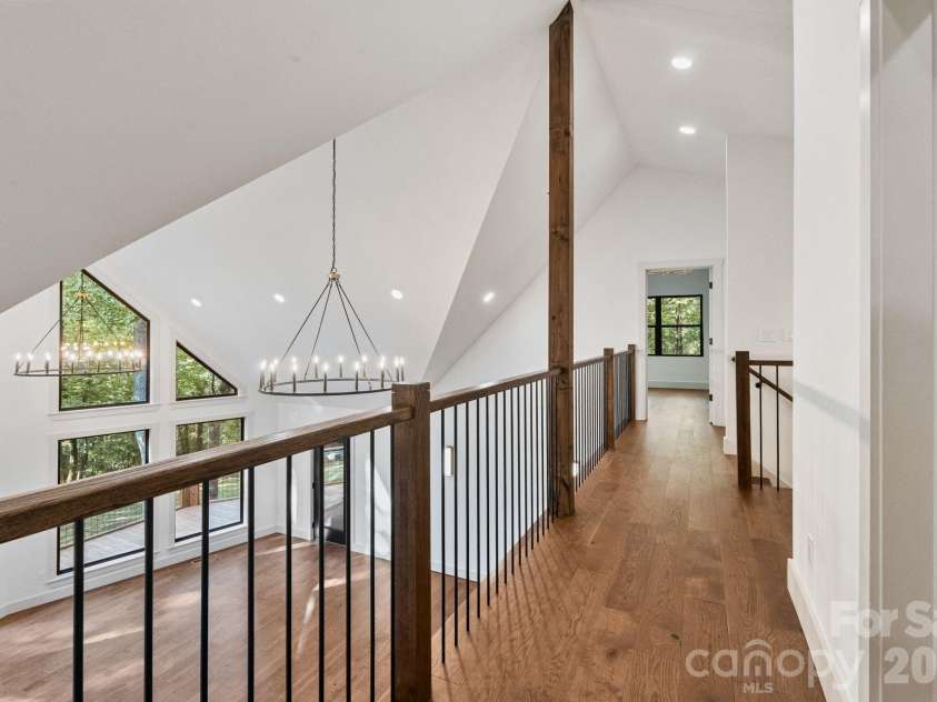 40 Boulder Lane, Hendersonville, NC 28792.  MLS# CAR4418960, YatesRealty ID 47652. 