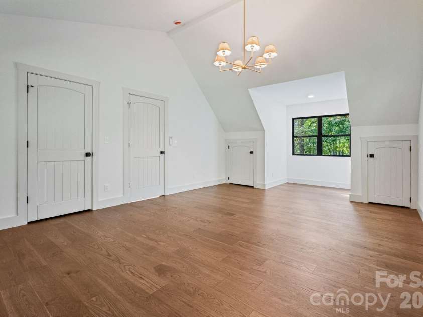 40 Boulder Lane, Hendersonville, NC 28792.  MLS# CAR4418960, YatesRealty ID 47652. 