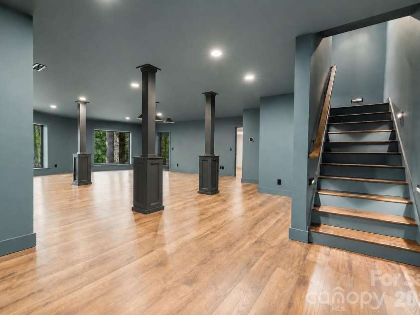 40 Boulder Lane, Hendersonville, NC 28792.  MLS# CAR4418960, YatesRealty ID 47652. 