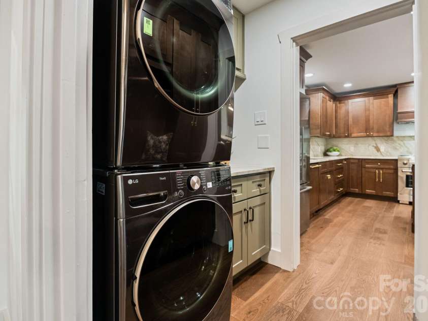 40 Boulder Lane, Hendersonville, NC 28792.  MLS# CAR4418960, YatesRealty ID 47652. 