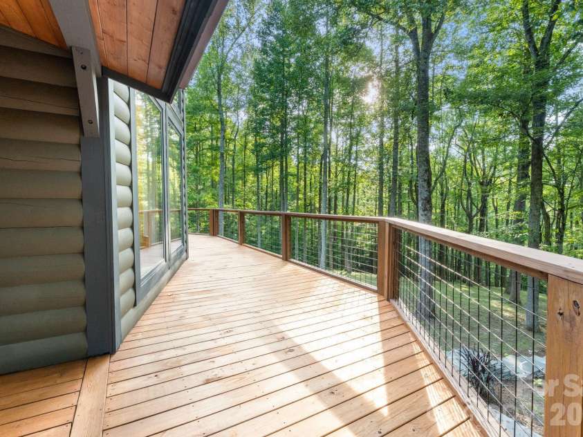 40 Boulder Lane, Hendersonville, NC 28792.  MLS# CAR4418960, YatesRealty ID 47652. 