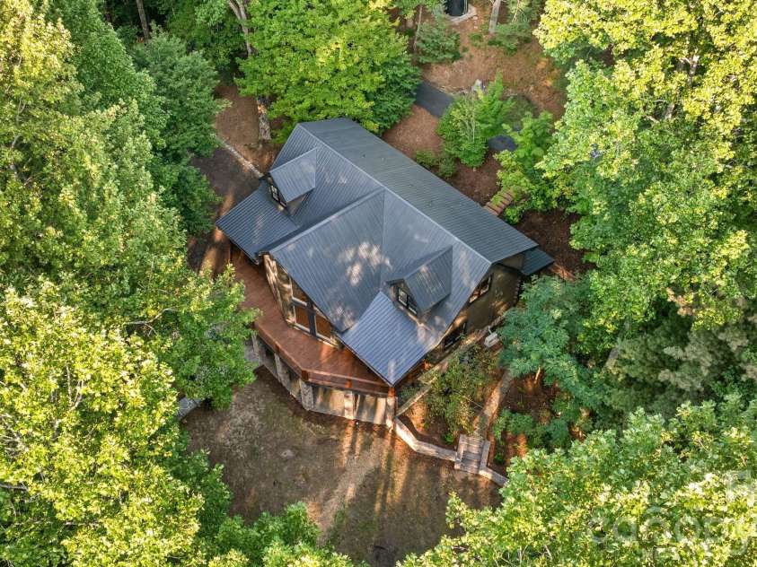 40 Boulder Lane, Hendersonville, NC 28792.  MLS# CAR4418960, YatesRealty ID 47652. 