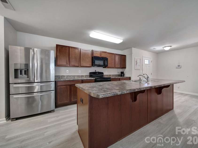 1611 Hooper Court, Charlotte, NC 28212.  MLS# CAR4418892, YatesRealty ID 47653. 