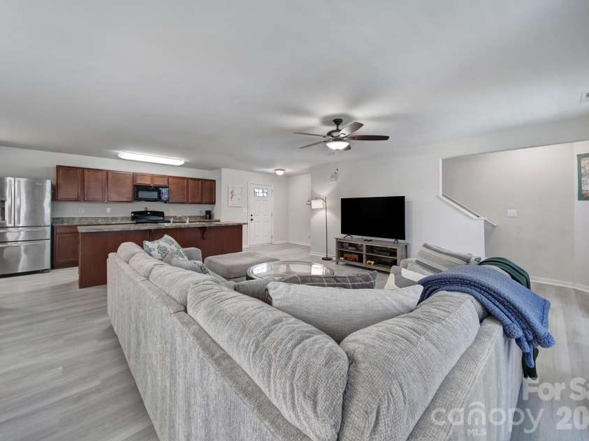 1611 Hooper Court, Charlotte, NC 28212.  MLS# CAR4418892, YatesRealty ID 47653. 