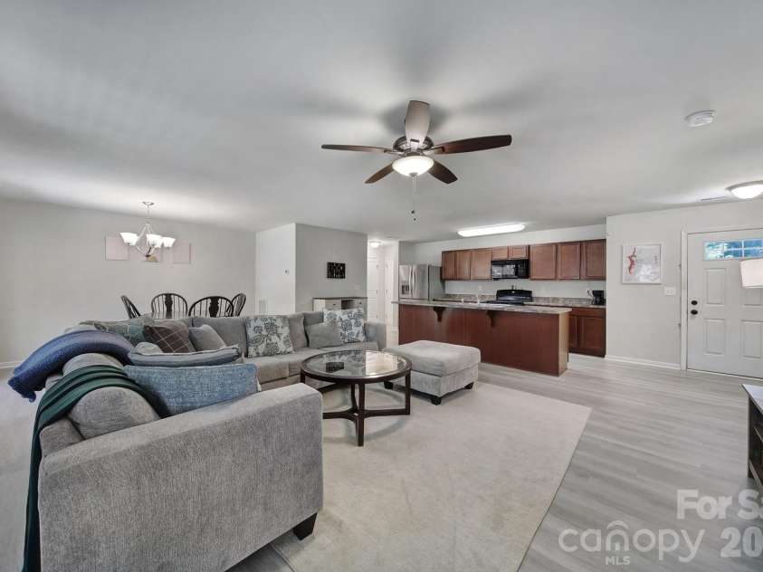 1611 Hooper Court, Charlotte, NC 28212.  MLS# CAR4418892, YatesRealty ID 47653. 