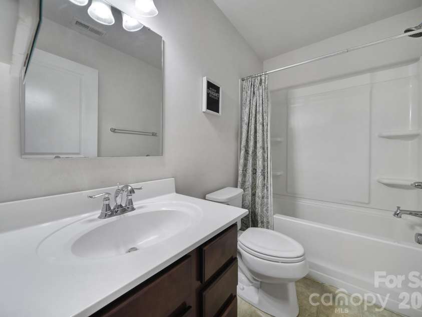 1611 Hooper Court, Charlotte, NC 28212.  MLS# CAR4418892, YatesRealty ID 47653. 