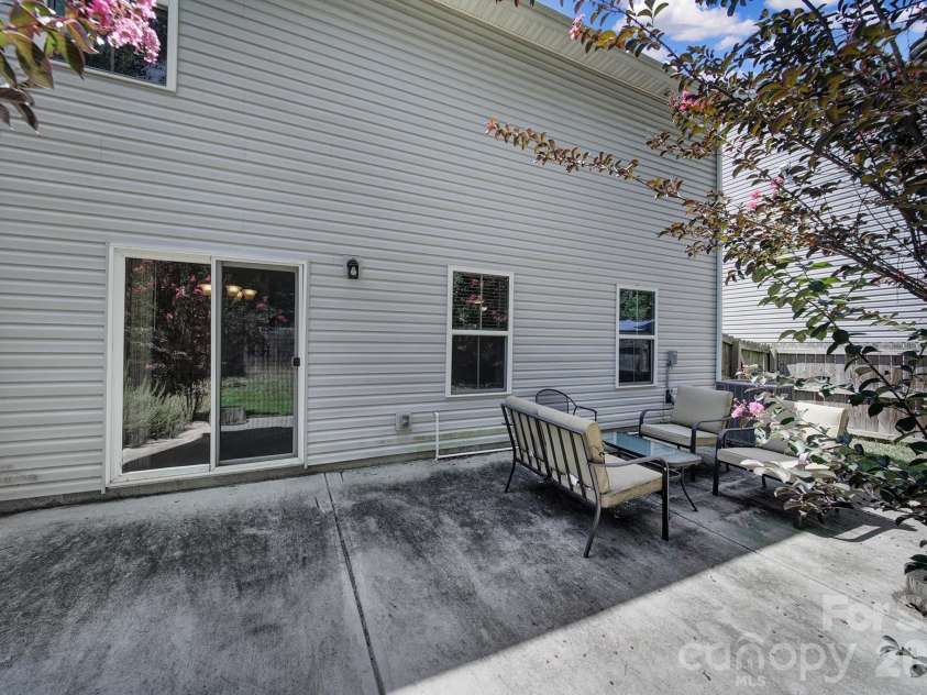 1611 Hooper Court, Charlotte, NC 28212.  MLS# CAR4418892, YatesRealty ID 47653. 