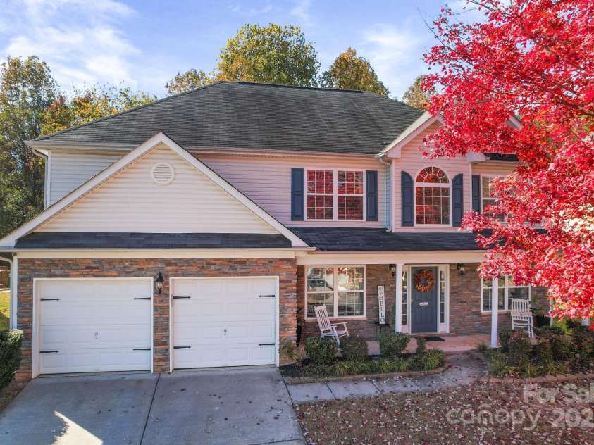 5207 Sunriver Road, Gastonia, NC 28054.  MLS# CAR4320807, YatesRealty ID 47653. 