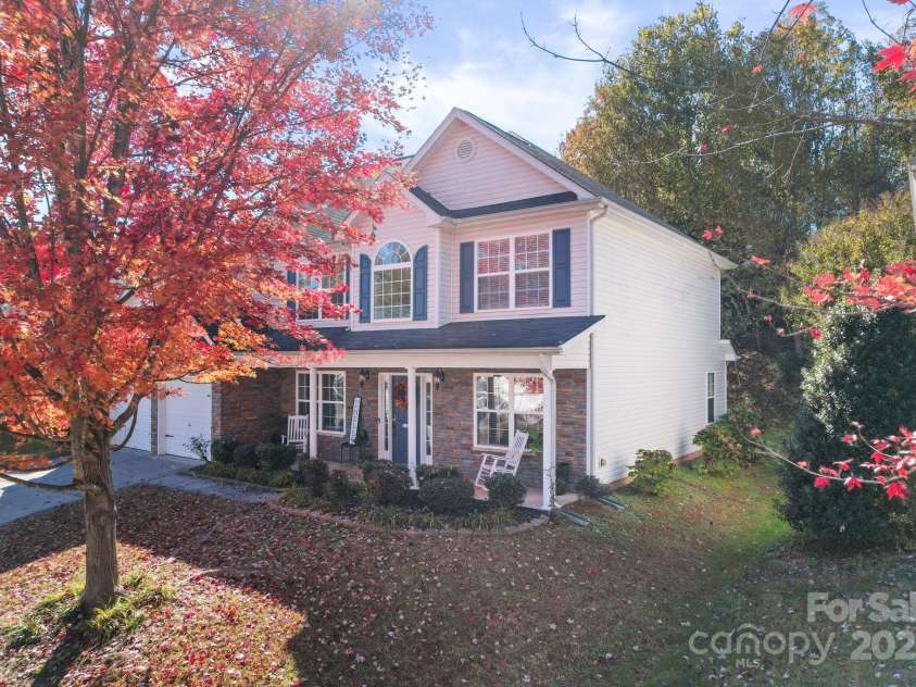 5207 Sunriver Road, Gastonia, NC 28054.  MLS# CAR4320807, YatesRealty ID 47653. 