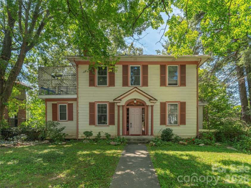 130 Edwin Place, Asheville, NC 28801.  MLS# CAR4418840, YatesRealty ID 47655. 