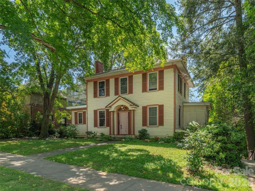 130 Edwin Place, Asheville, NC 28801.  MLS# CAR4418840, YatesRealty ID 47655. 