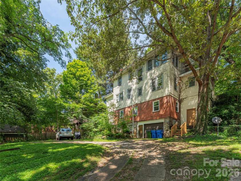 130 Edwin Place, Asheville, NC 28801.  MLS# CAR4418840, YatesRealty ID 47655. 