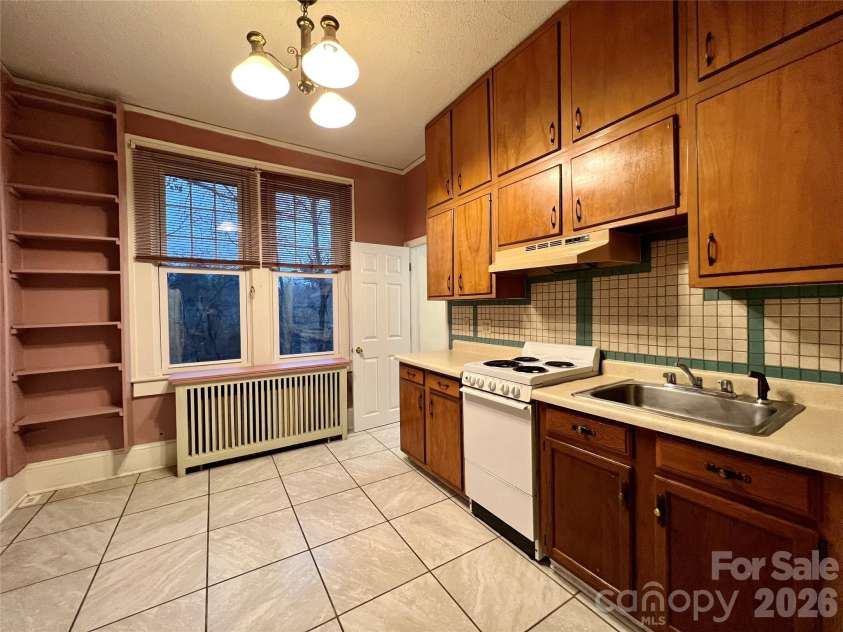 130 Edwin Place, Asheville, NC 28801.  MLS# CAR4418840, YatesRealty ID 47655. Apt#1
