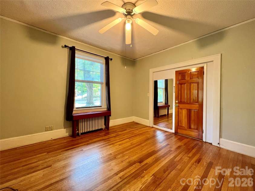 130 Edwin Place, Asheville, NC 28801.  MLS# CAR4418840, YatesRealty ID 47655. Apt#2