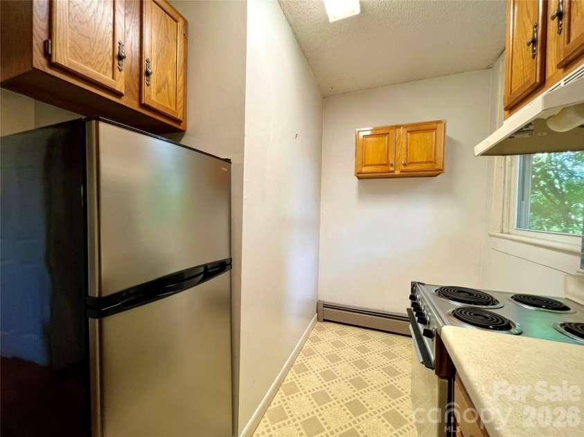 130 Edwin Place, Asheville, NC 28801.  MLS# CAR4418840, YatesRealty ID 47655. Apt#2