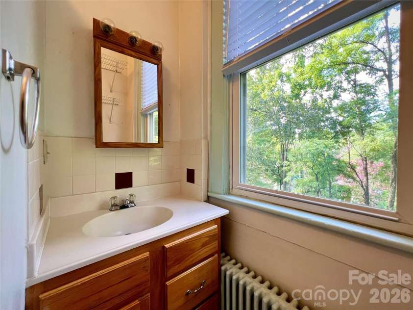 130 Edwin Place, Asheville, NC 28801.  MLS# CAR4418840, YatesRealty ID 47655. Apt#2