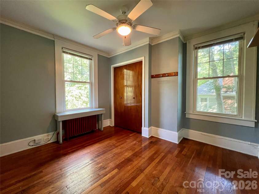 130 Edwin Place, Asheville, NC 28801.  MLS# CAR4418840, YatesRealty ID 47655. Apt#3 BR