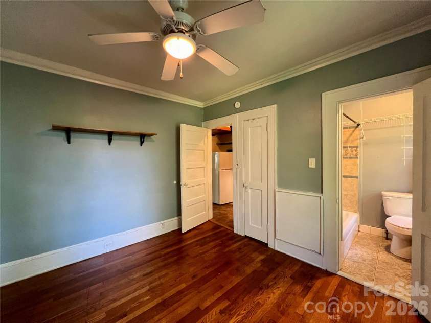 130 Edwin Place, Asheville, NC 28801.  MLS# CAR4418840, YatesRealty ID 47655. Apt#3 BR
