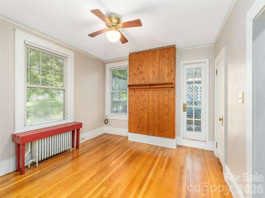 130 Edwin Place, Asheville, NC 28801.  MLS# CAR4418840, YatesRealty ID 47655. Apt#4