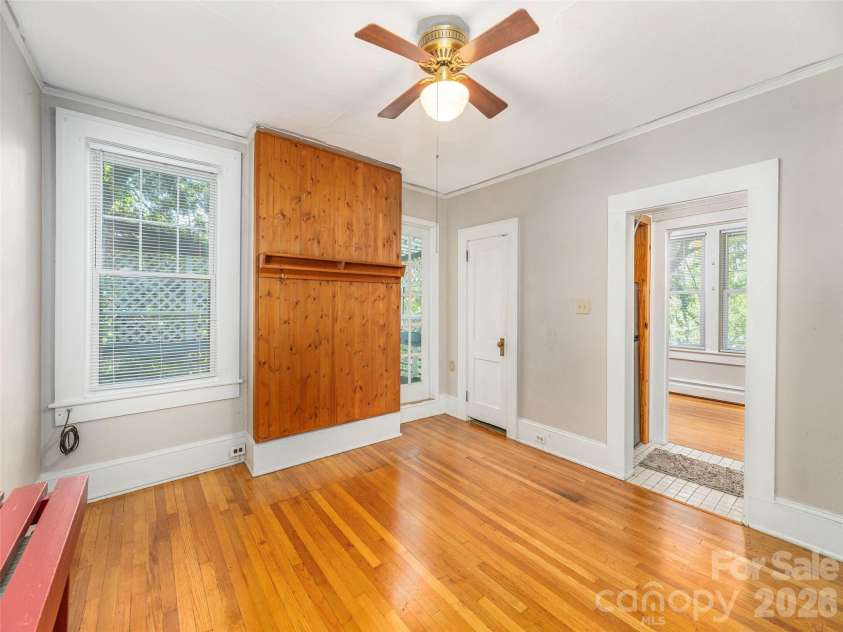 130 Edwin Place, Asheville, NC 28801.  MLS# CAR4418840, YatesRealty ID 47655. Apt#4